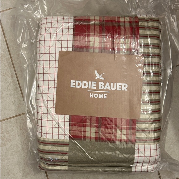 Eddie Bauer Red and White Plaid Quilt Set - Picture 1 of 5